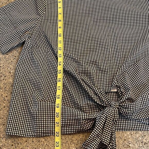 BISHOP + YOUNG Black & White Gingham Tie Front Short Sleeve Blouse - Picture 10 of 10